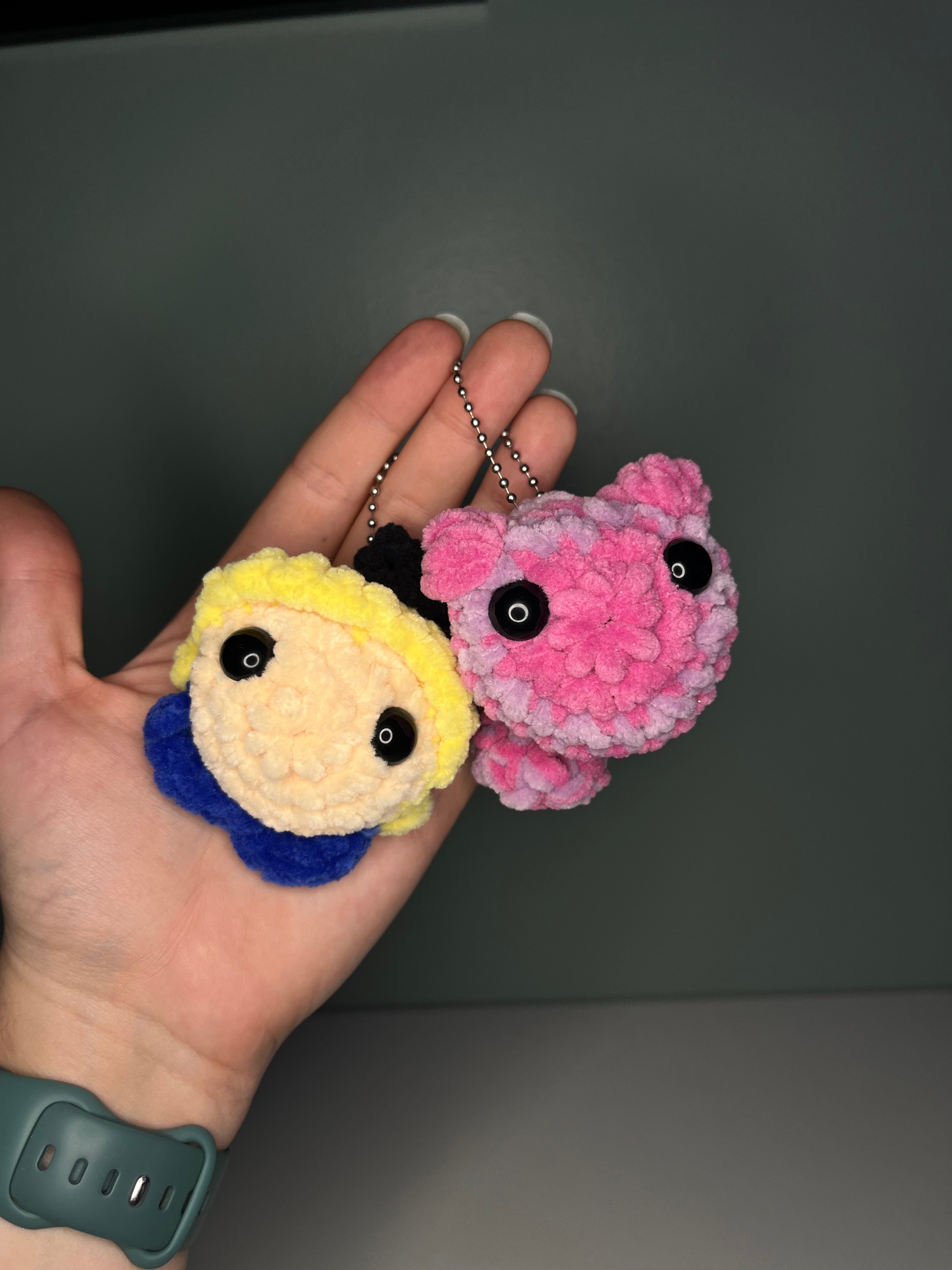 Alice and Cat Keychain Set